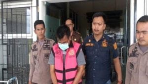 Kejari Tahan Kabid Disnakertrans Bengkulu Tengah Kasus Korupsi Restribusi TKA