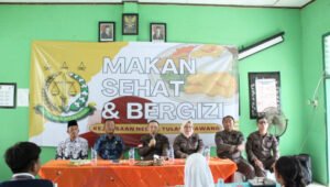 Dukung Program Presiden RI, Kejari Tuba Distribusikan Makanan Bergizi Gratis