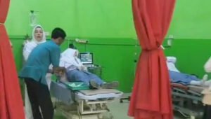Usai Komsumsi MBG, Puluhan Siswa SMAN 4 Kotabumi Keracunan Massal