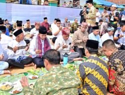 Bupati Egi Hadiri Sedekah Bumi Sumur Kumbang, Tradisi 206 Tahun Tetap Semarak Meski Diguyur Hujan